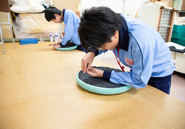 ソファを作ろう。中学生の職場体験　vol005 名古屋市立猪子石中学校